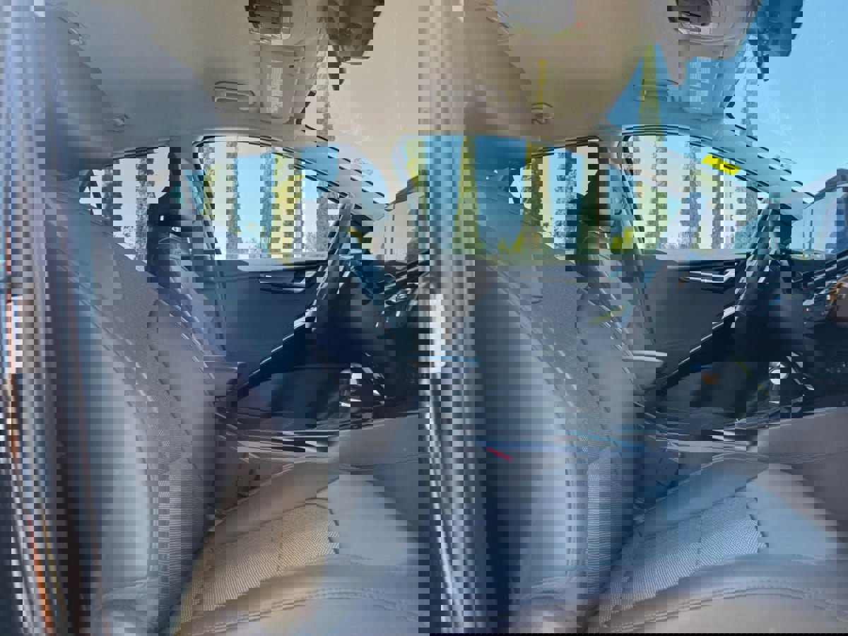 Used 2023 Kia Niro EX image 19