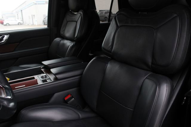 Certified 2023 Lincoln Navigator L Reserve AWD/4WD image 5
