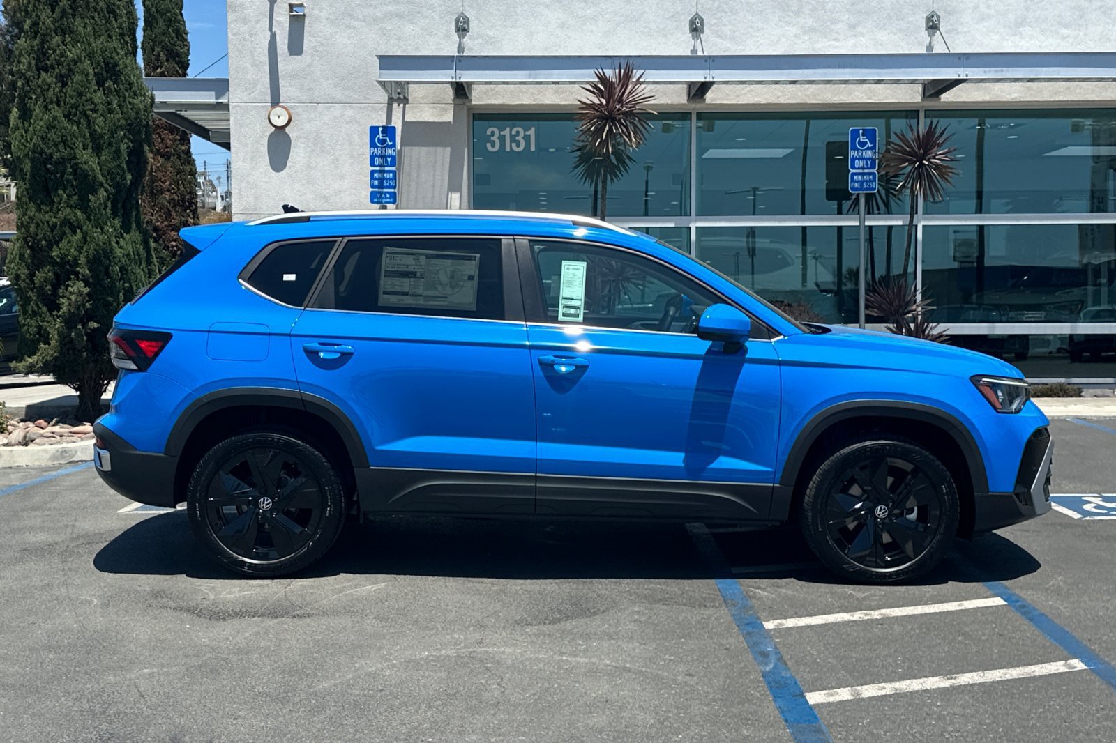 New 2026 Volkswagen Taos SE FWD image 4