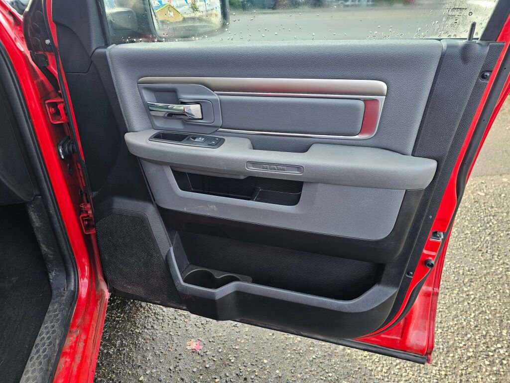 Used 2017 RAM 1500 Classic SLT image 11