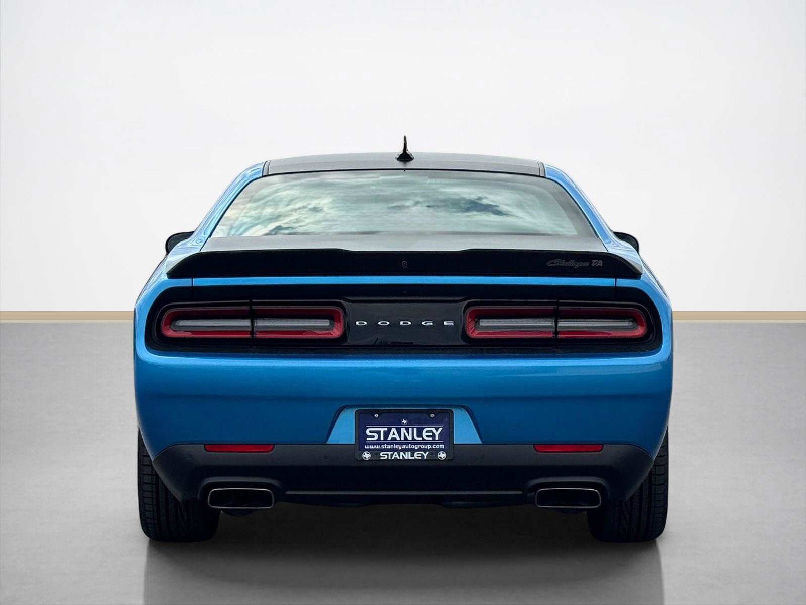 Used 2023 Dodge Challenger R/T w/ T/A Package image 6