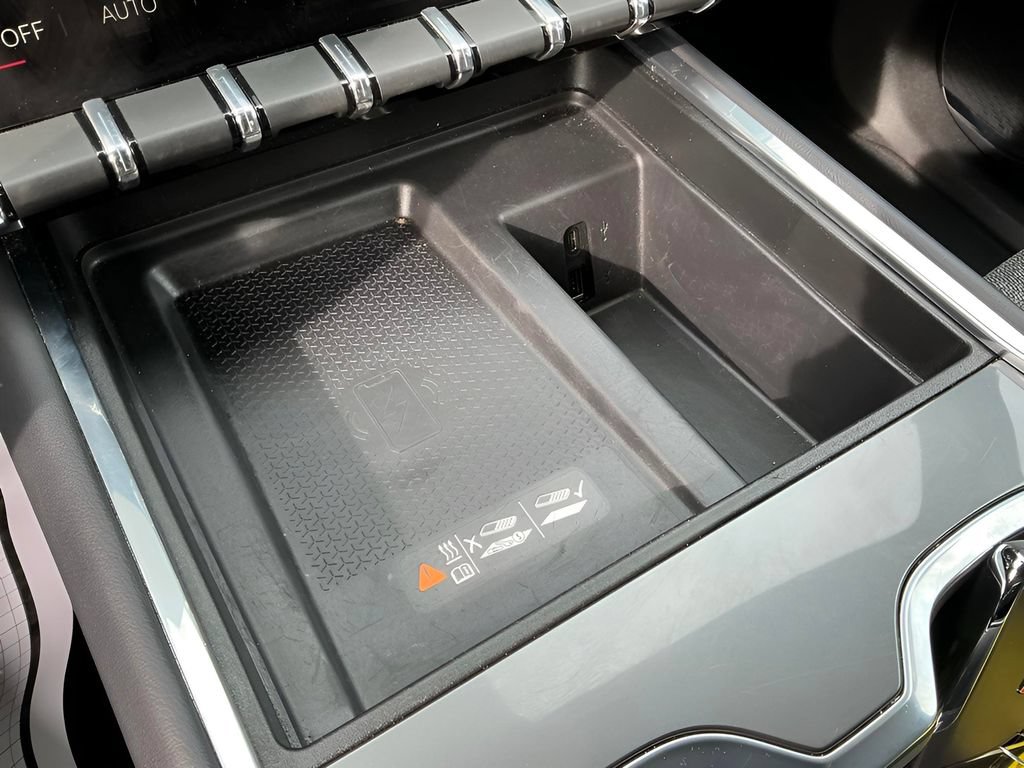 Used 2025 GMC Acadia Elevation FWD image 23