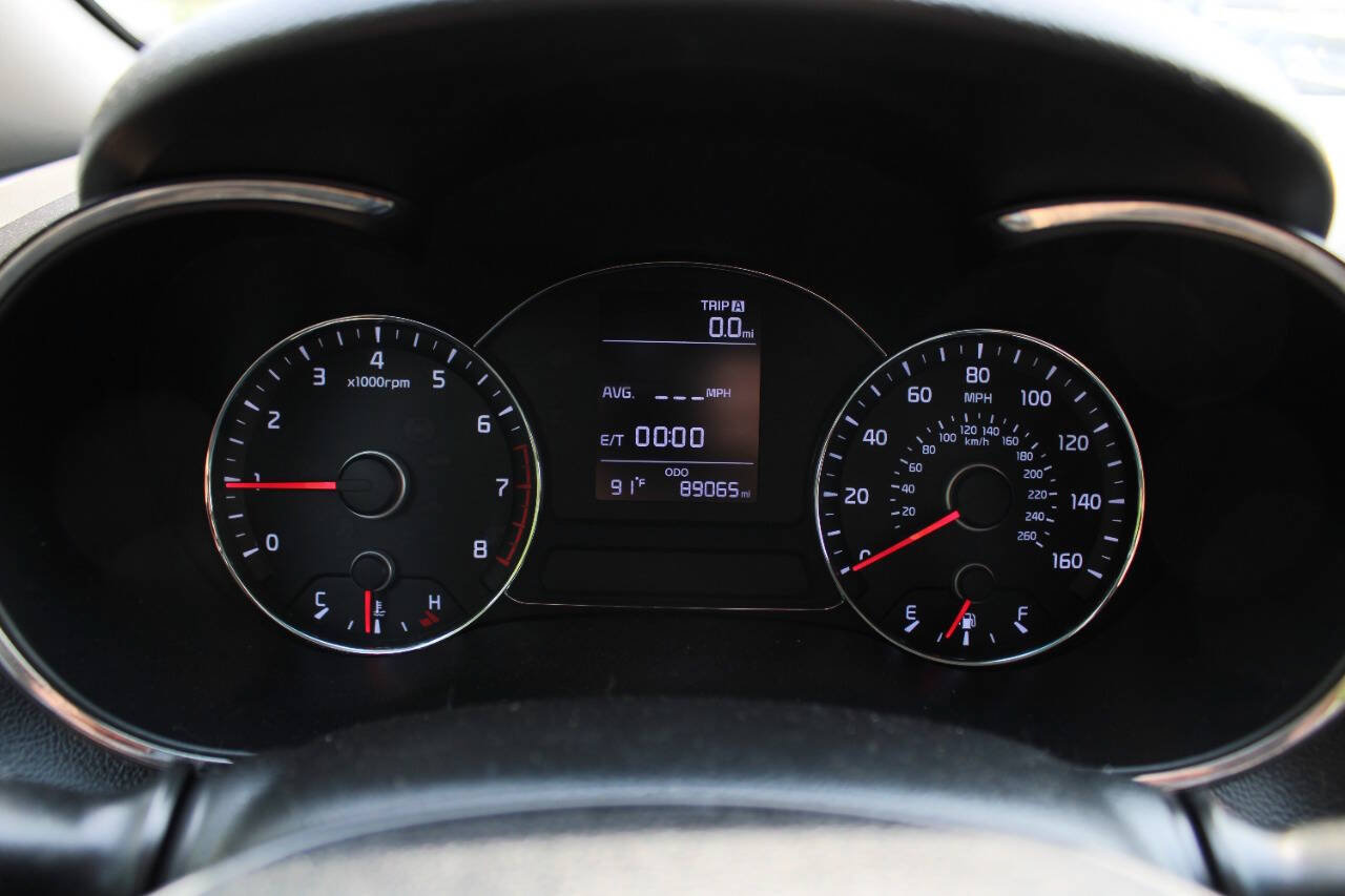 Used 2017 Kia Forte LX FWD image 36