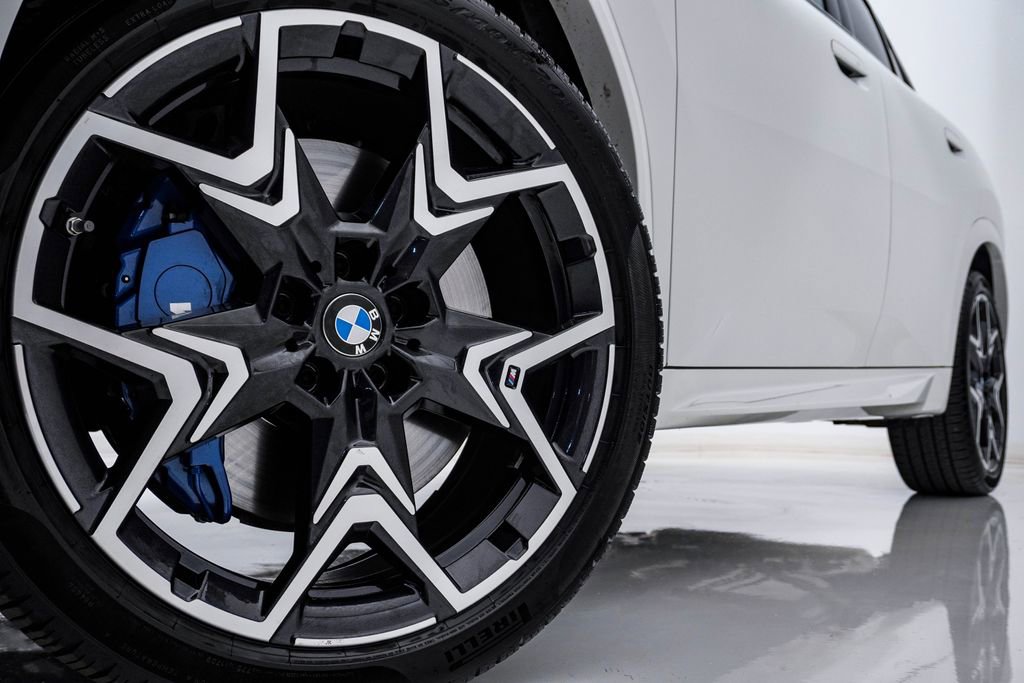 Used 2025 BMW X2 M35i w/ Premium Package image 5