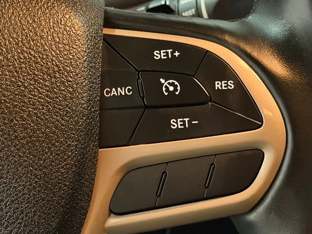 Used 2017 Jeep Cherokee Latitude w/ Cold Weather Group image 34