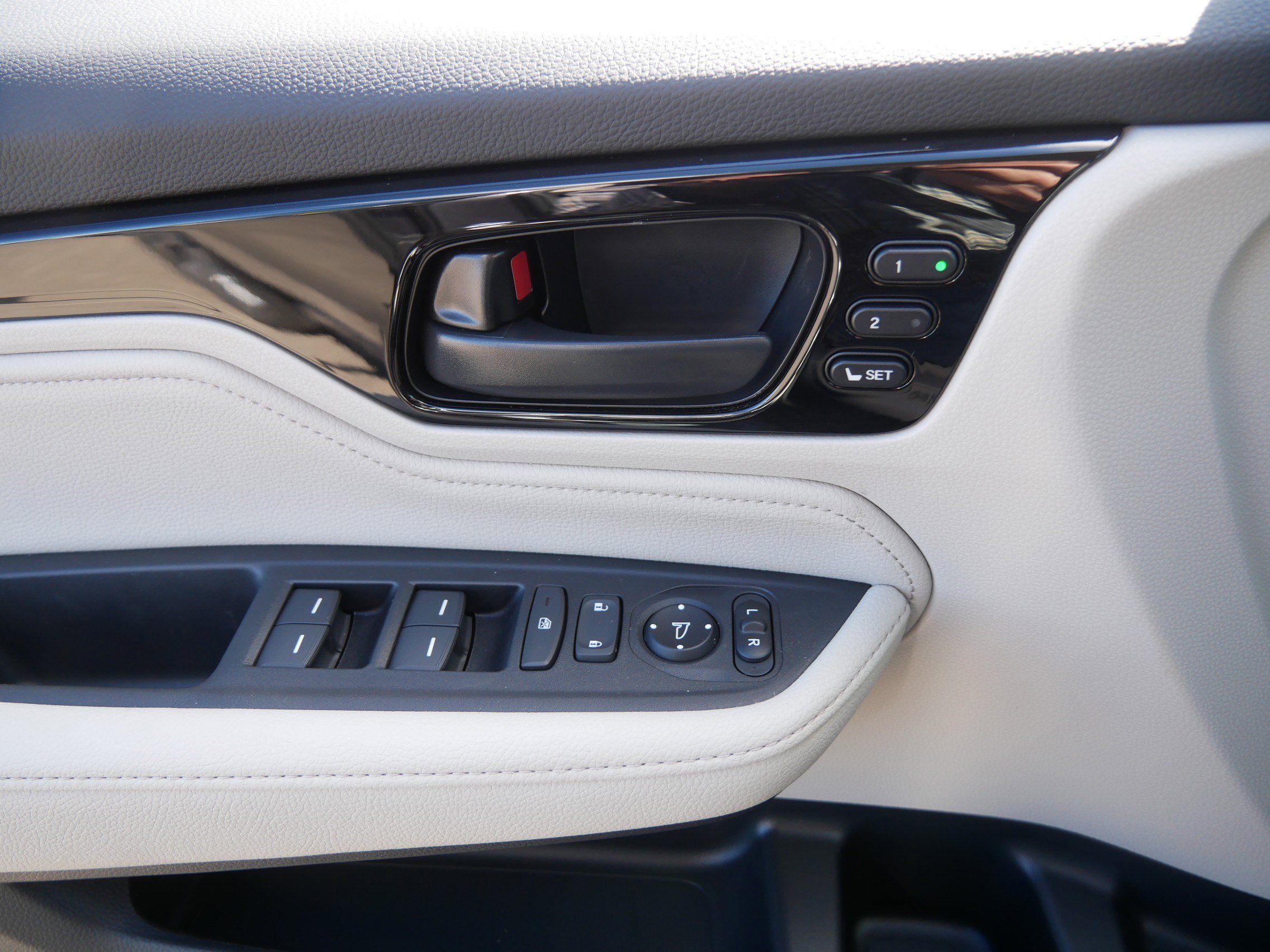 Certified 2026 Honda Odyssey Touring image 27