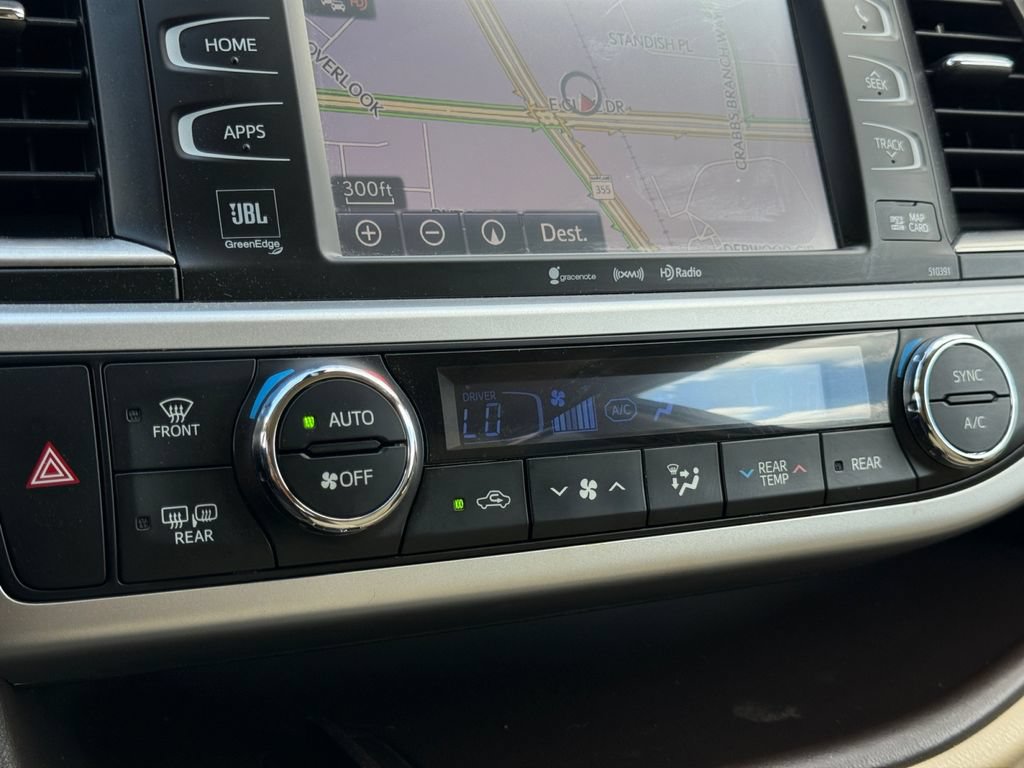 Used 2019 Toyota Highlander Limited AWD/4WD image 18