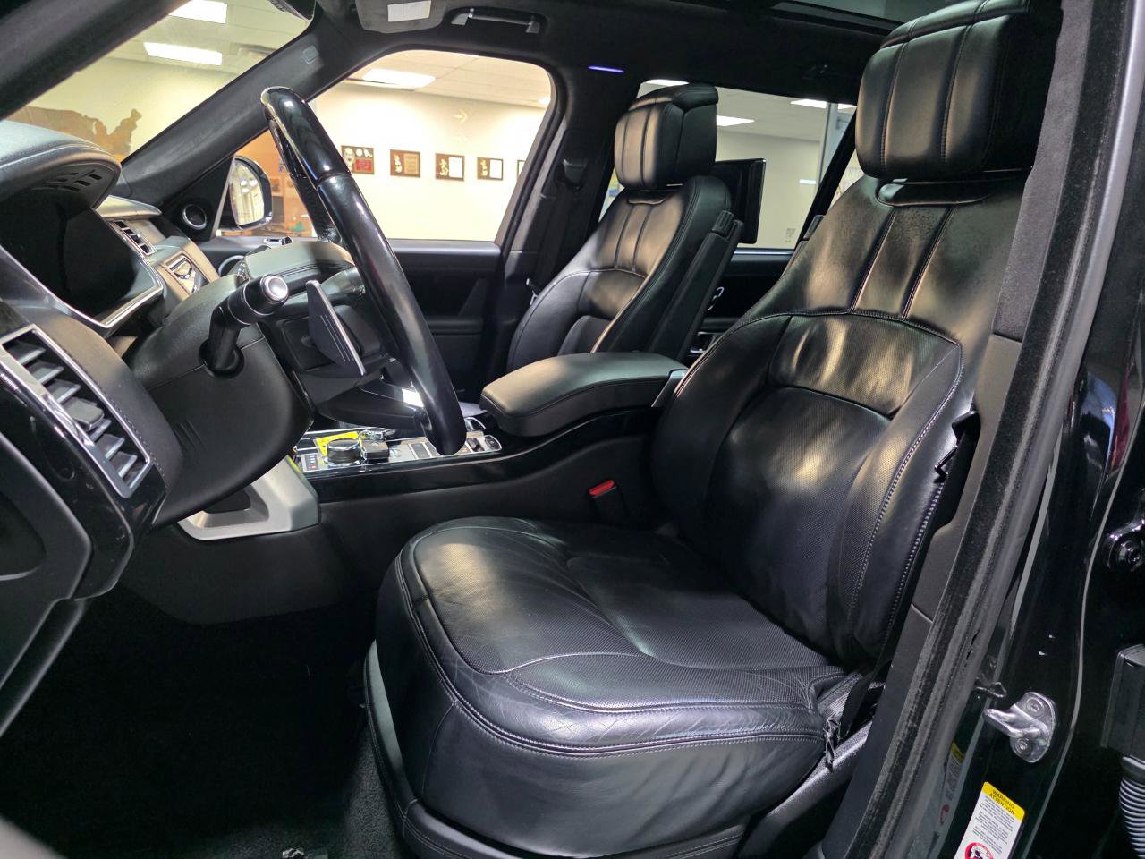 Used 2019 Land Rover Range Rover Long Wheelbase Autobiography AWD/4WD image 15