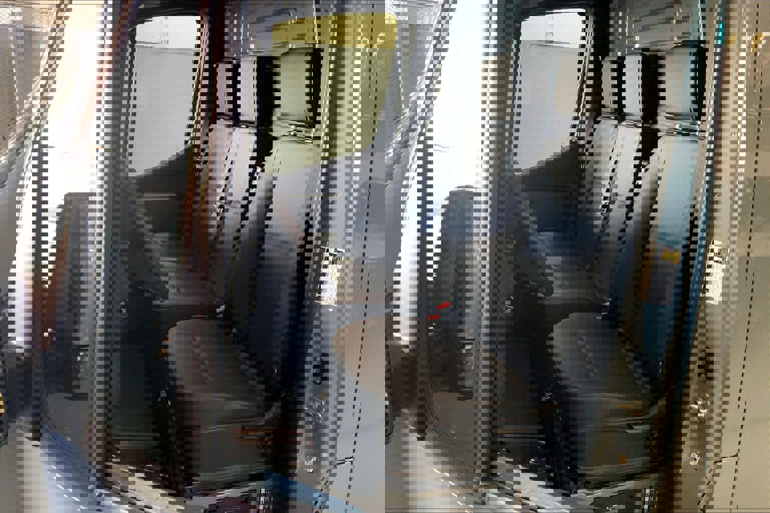 Used 2025 Mercedes-Benz Sprinter 2500 image 17