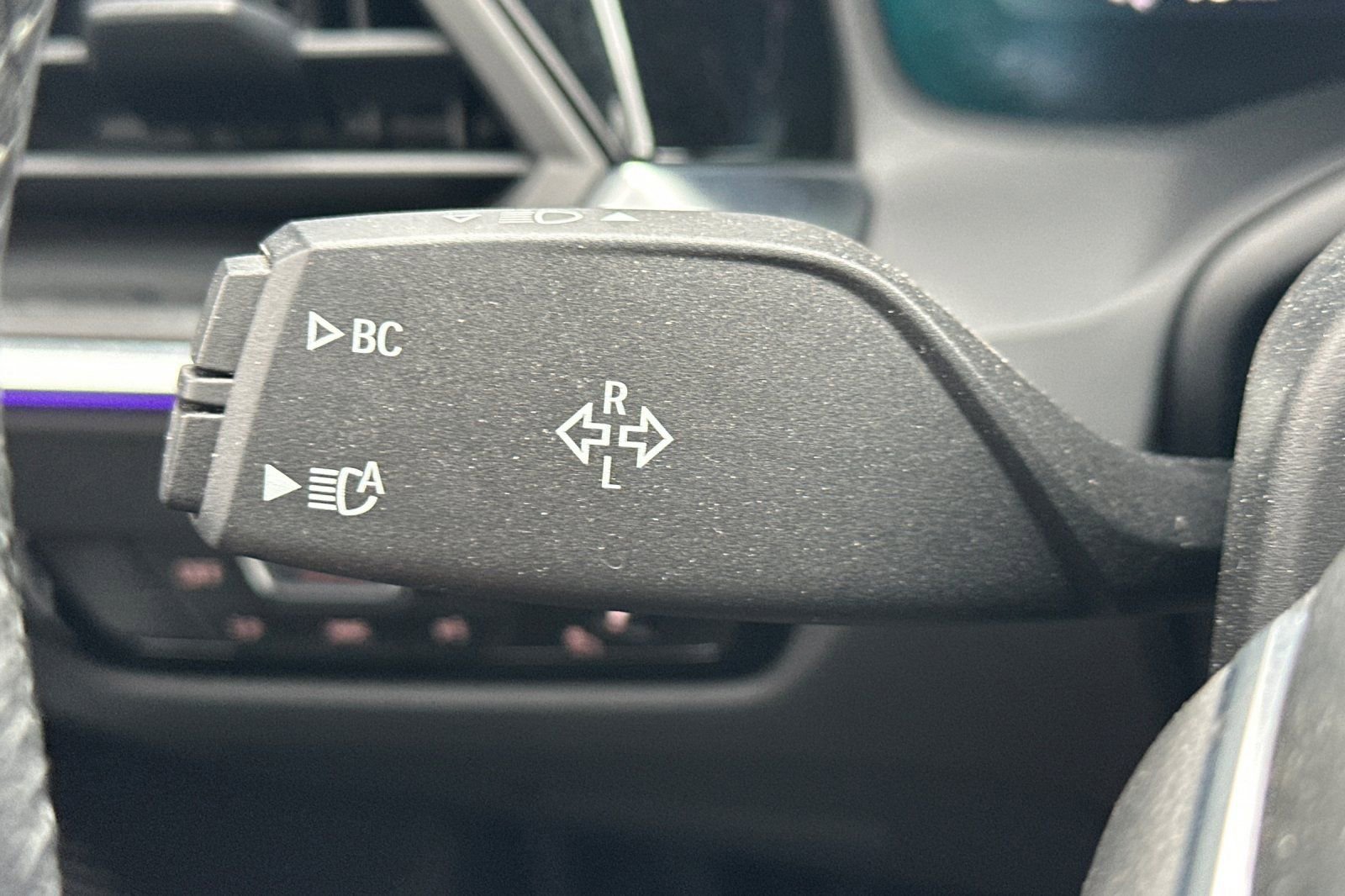 Used 2021 BMW 330e w/ Driving Assistance Package image 38