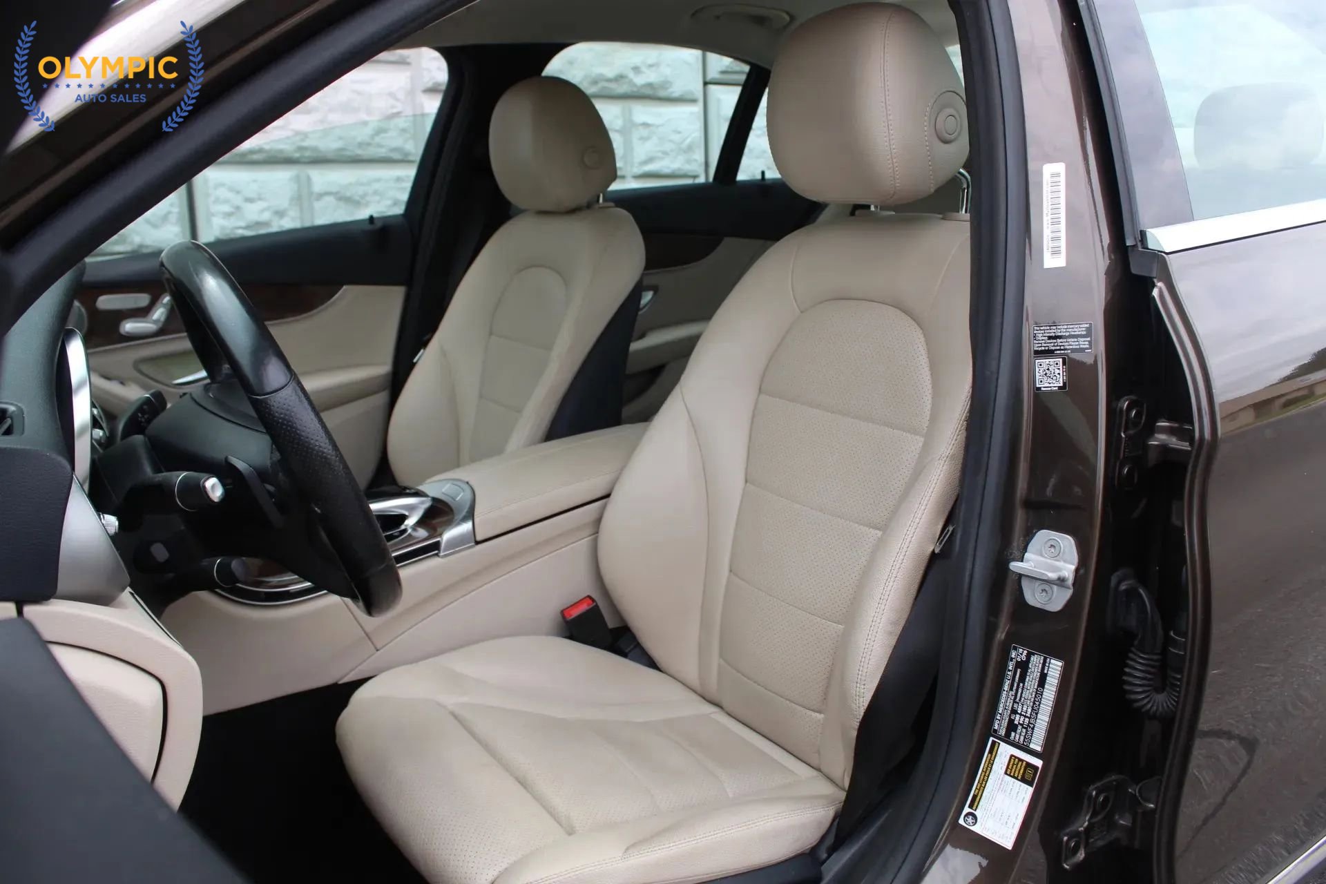 Used 2015 Mercedes-Benz C 300 Sedan w/ Premium 1 Package image 27