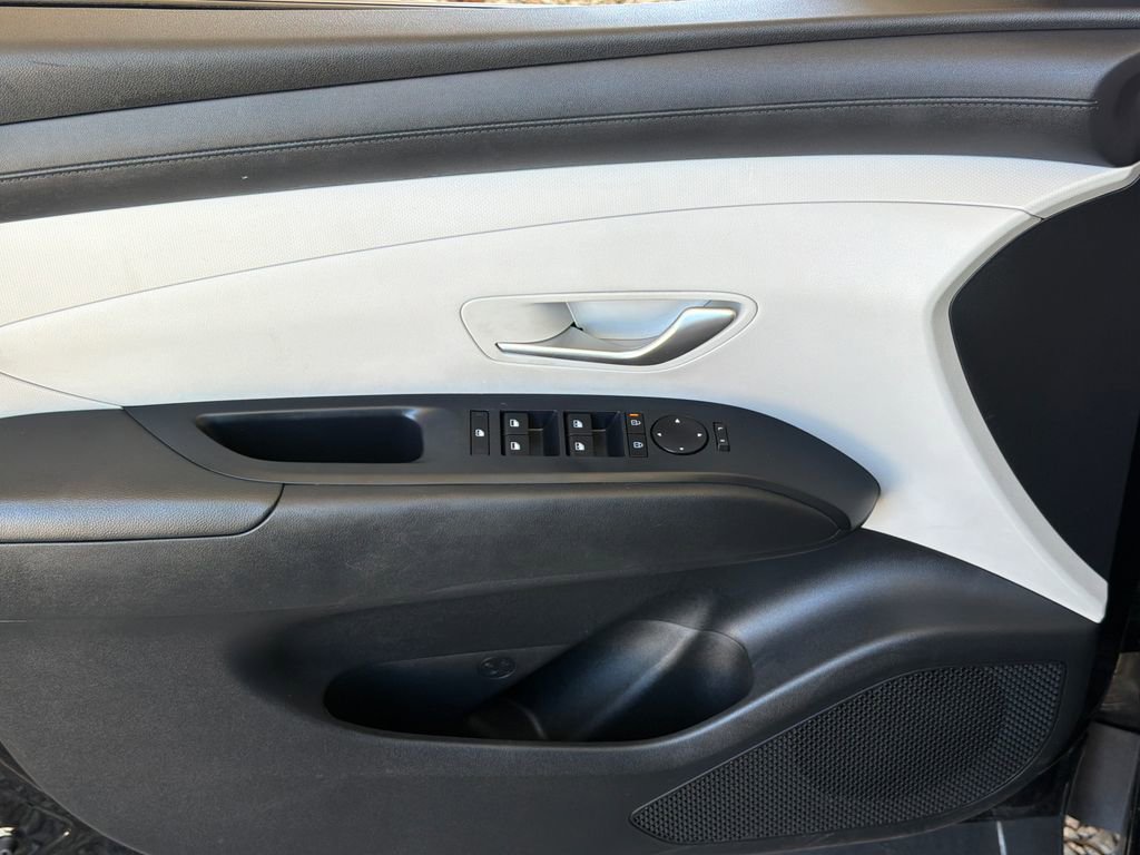 Used 2025 Hyundai Tucson SEL FWD image 3