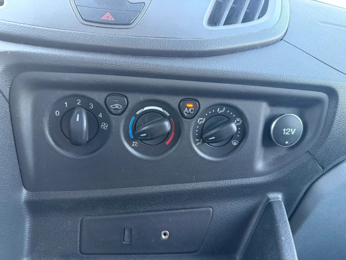 Used 2016 Ford Transit 150 130 Low Roof RWD image 22