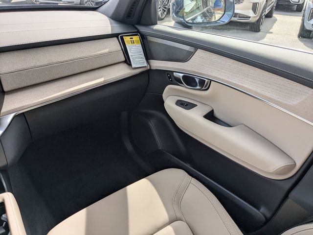 New 2026 Volvo XC90 B6 Plus w/ Protection Package Premier image 18