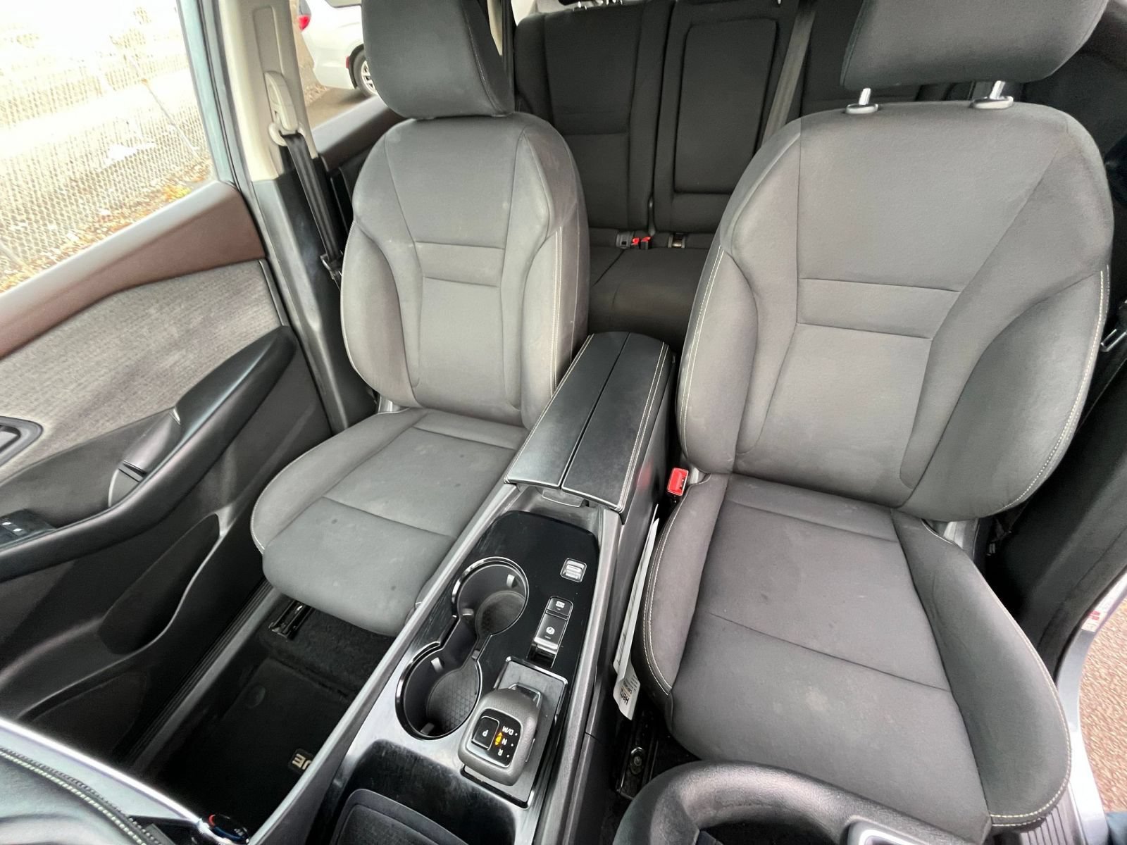 Used 2023 Nissan Rogue S FWD image 30