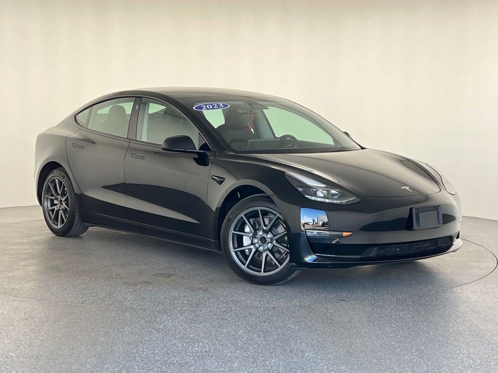 Used 2023 Tesla Model 3 Standard Range image 36