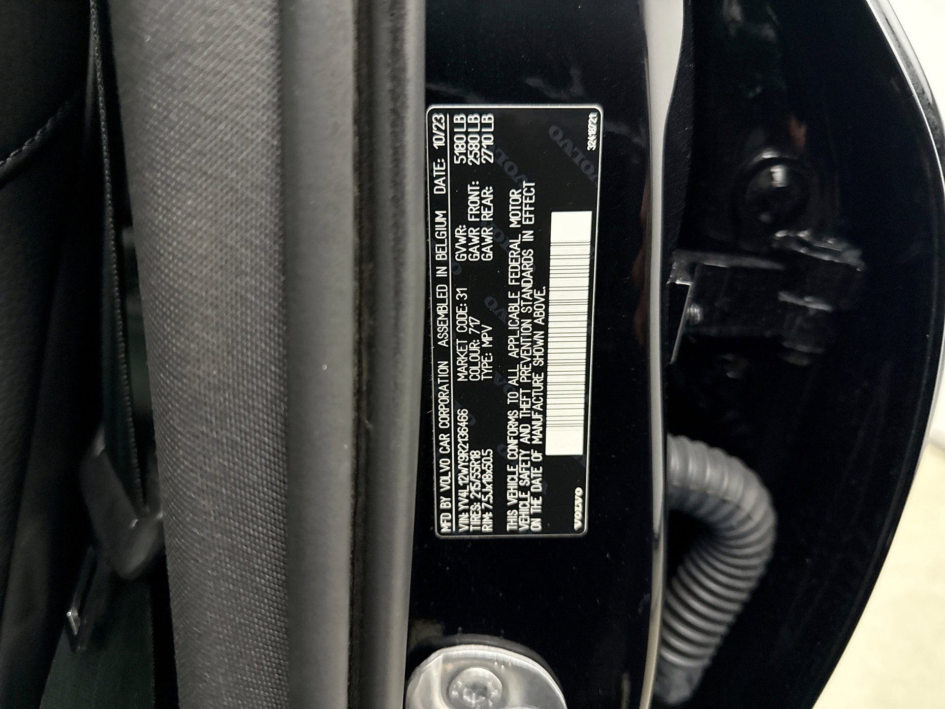 Used 2024 Volvo V60 B5 Cross Country Plus image 21