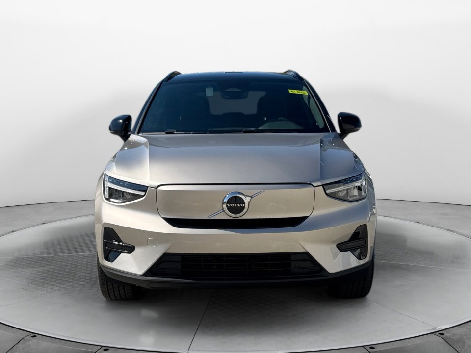 New 2024 Volvo XC40 Recharge Core w/ Protection Package Premier image 2