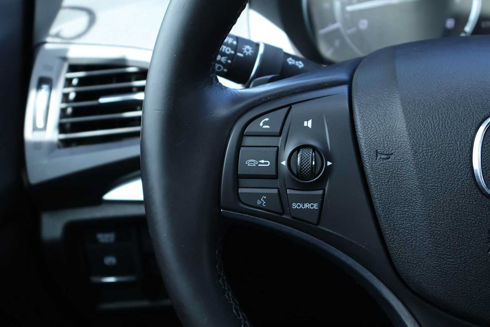 Used 2018 Acura MDX w/ Technology Package FWD image 22