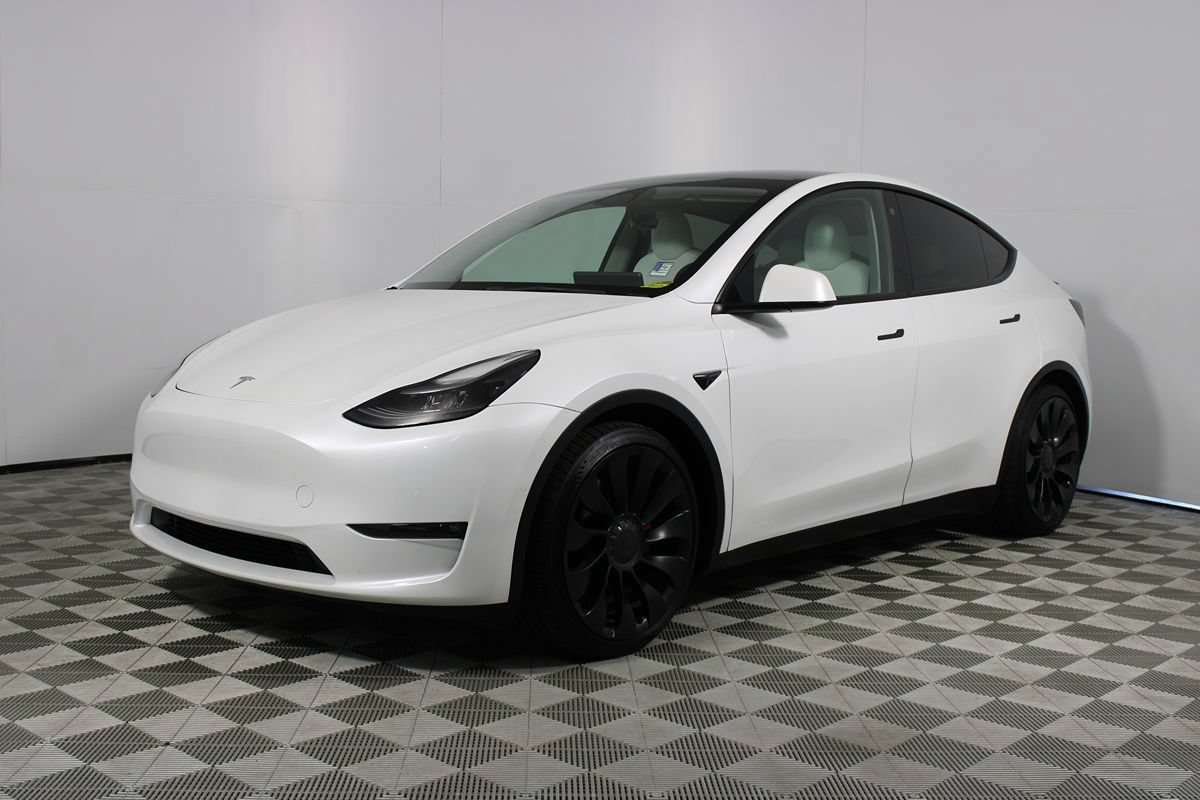 Used 2022 Tesla Model Y Performance AWD/4WD image 3
