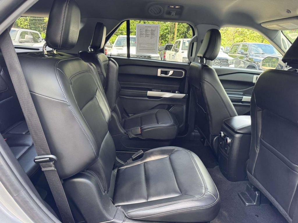 Used 2023 Ford Explorer XLT w/ Equipment Group 202A AWD/4WD image 10