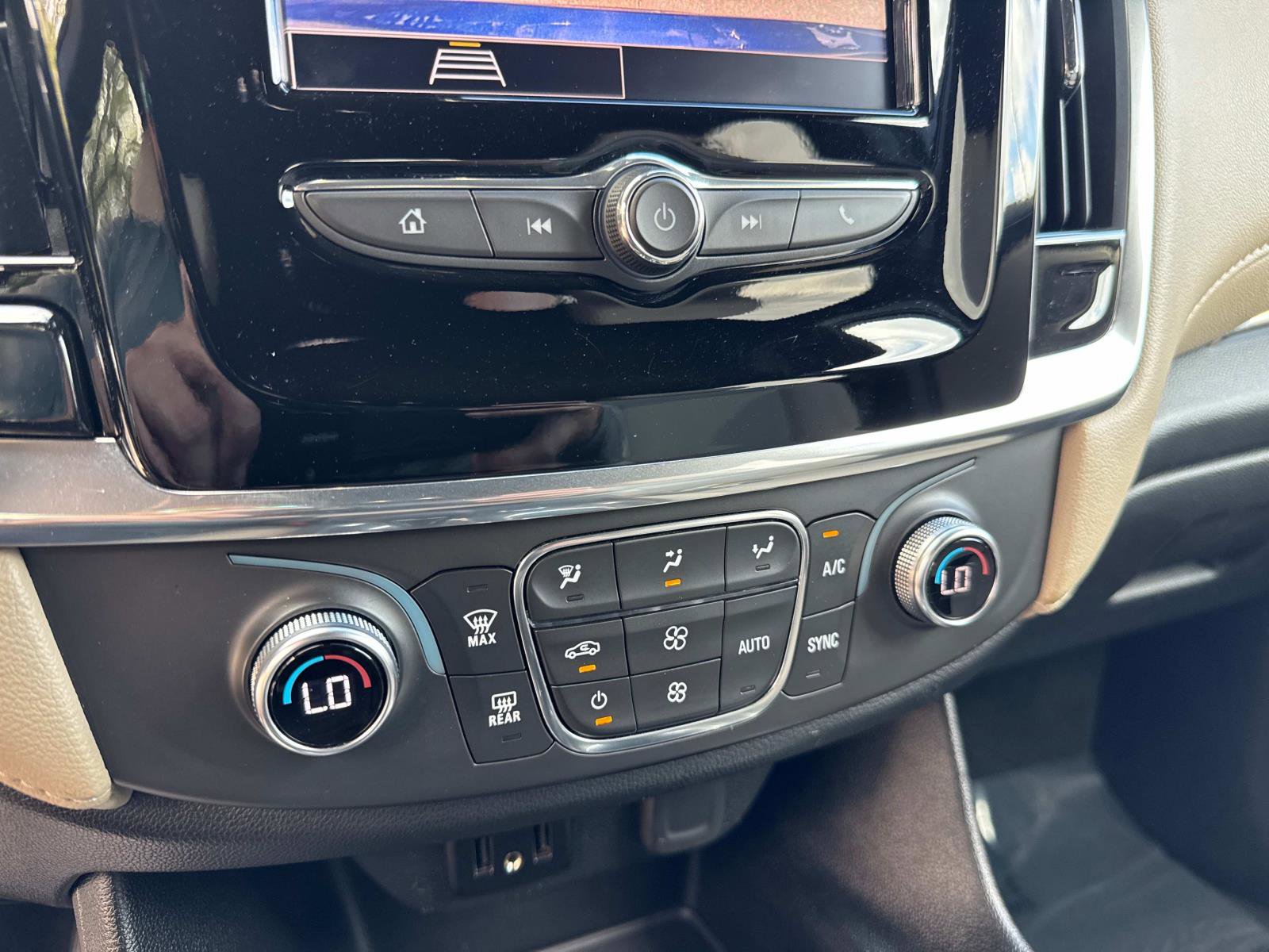 Used 2023 Chevrolet Traverse LS image 24