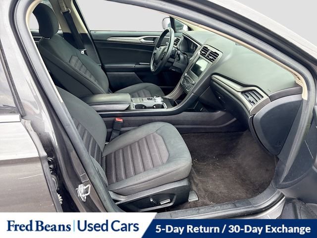Used 2018 Ford Fusion SE w/ Fusion SE Technology Package FWD image 18