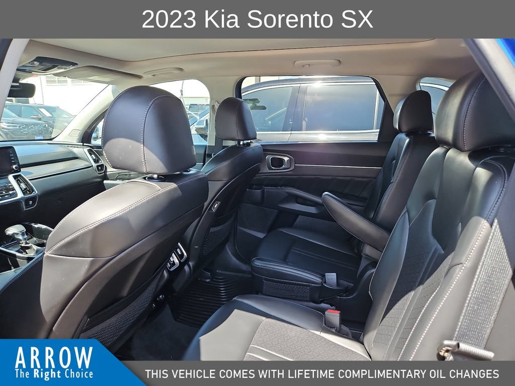 Used 2023 Kia Sorento SX AWD/4WD image 19