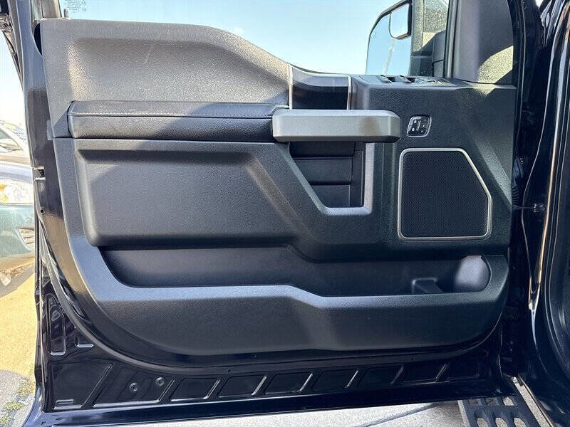 Used 2018 Ford F150 Raptor w/ Equipment Group 802A Luxury image 15