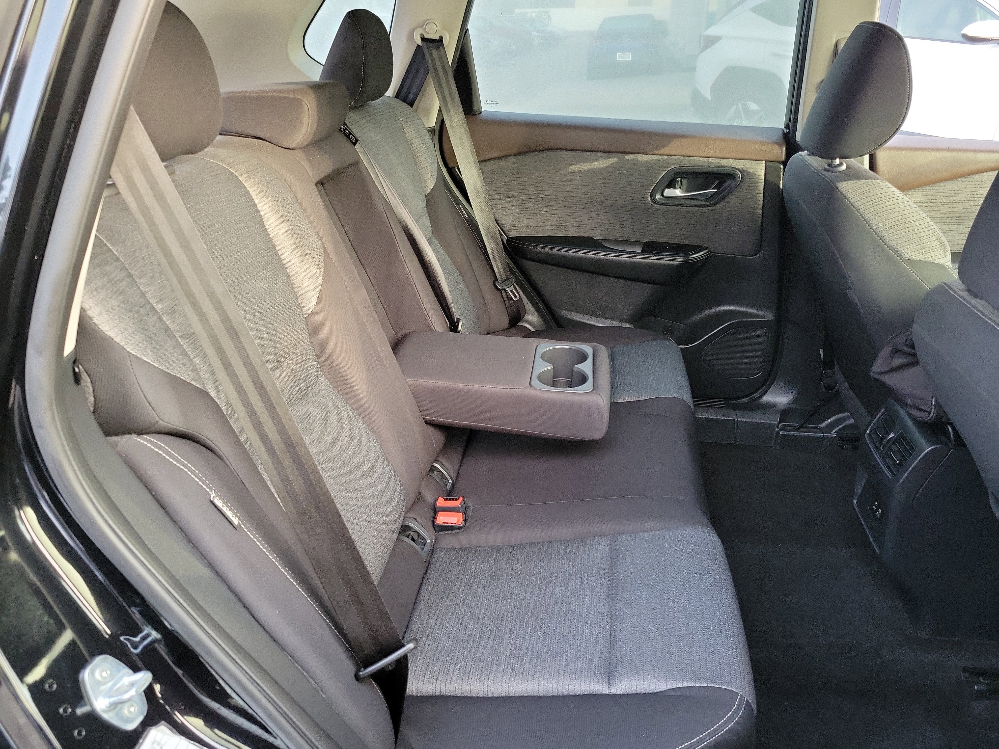 Used 2023 Nissan Rogue SV image 20