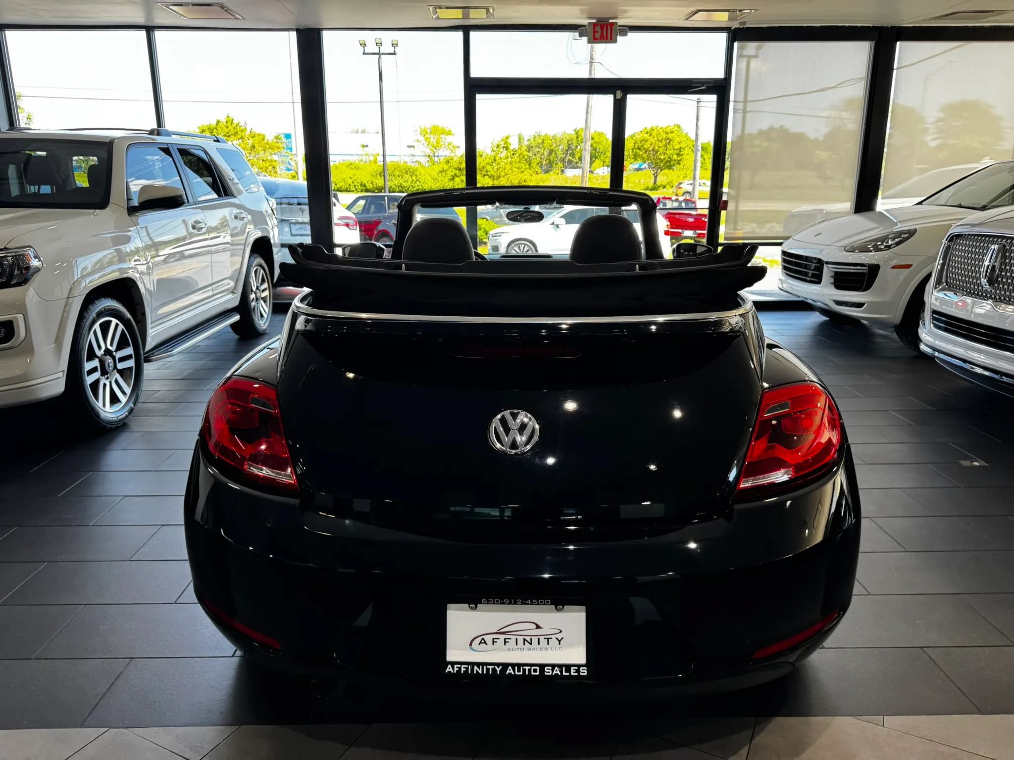 Used 2015 Volkswagen Beetle 1.8T FWD image 4