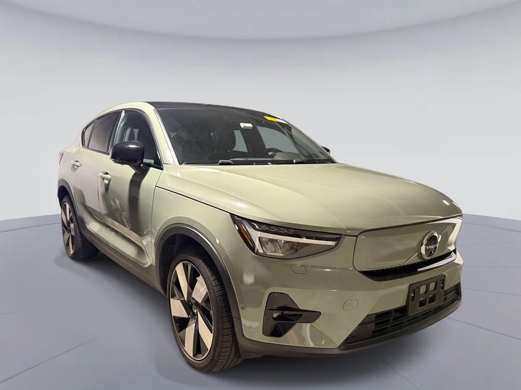 Used 2023 Volvo C40 P8 Recharge Plus w/ Climate Package AWD/4WD image 3