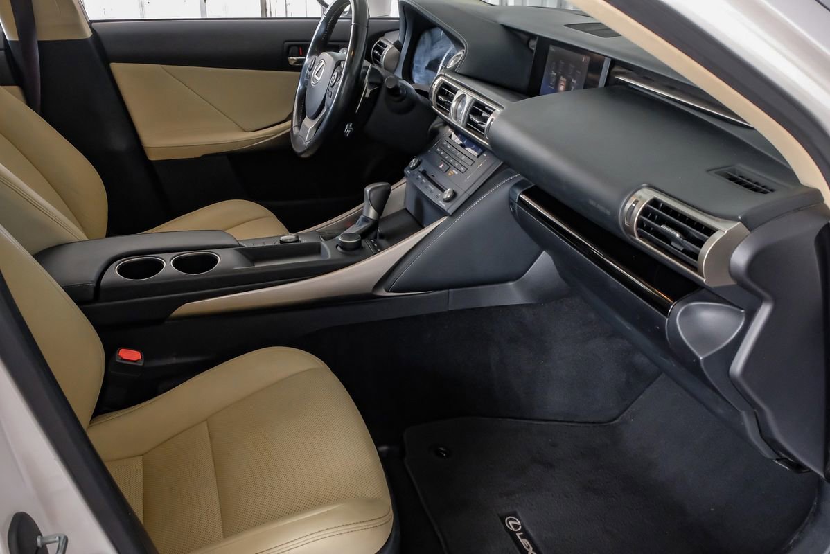 Used 2016 Lexus IS 200t RWD image 12
