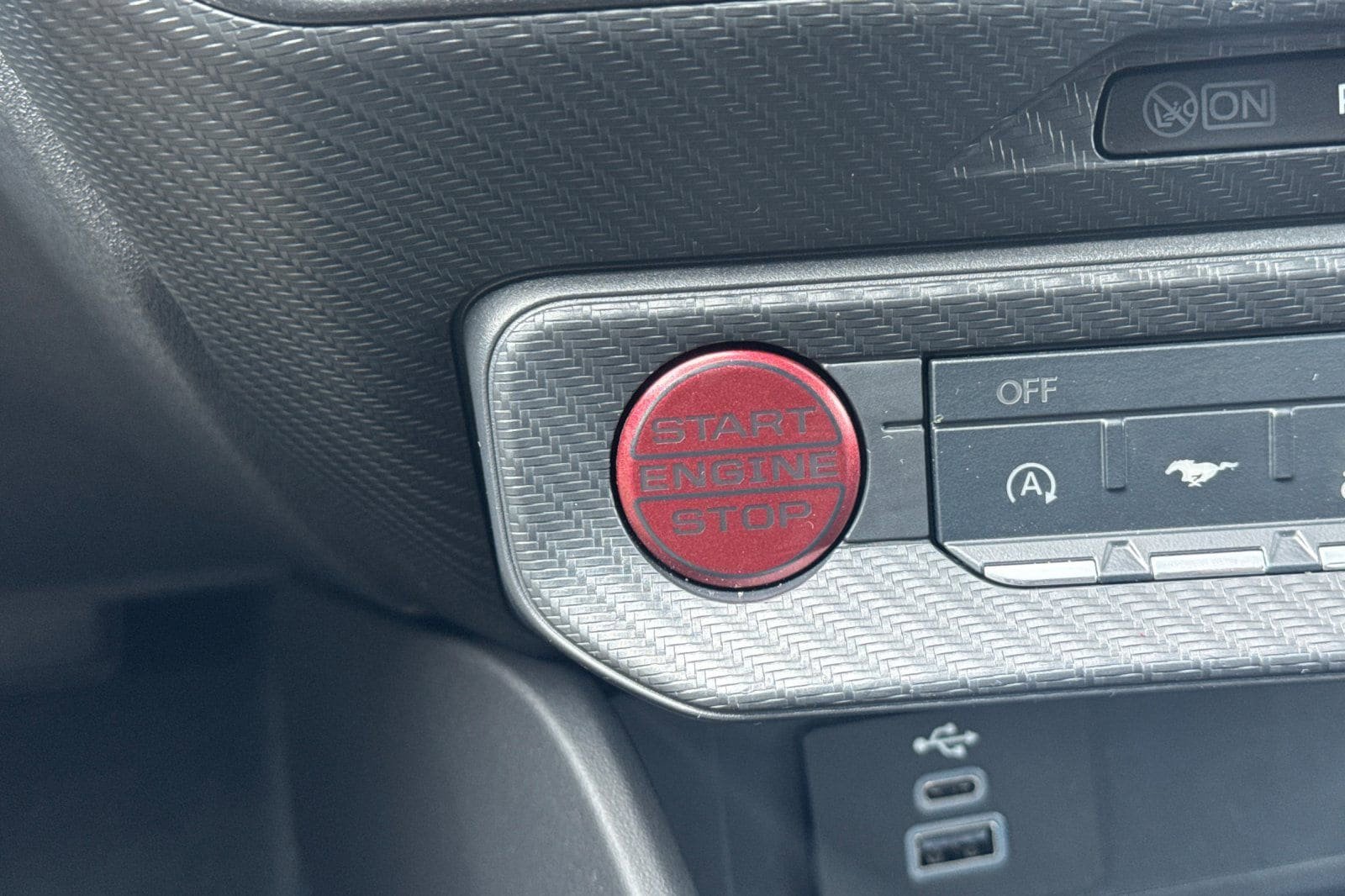 Used 2025 Ford Mustang Coupe RWD image 22