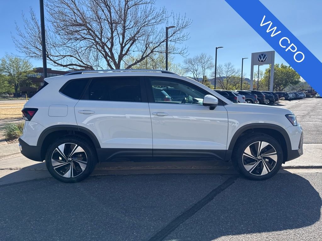 Used 2025 Volkswagen Taos SE AWD/4WD image 7