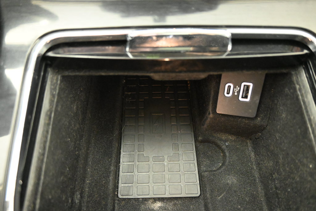 Used 2023 Lincoln Nautilus Reserve AWD/4WD image 31