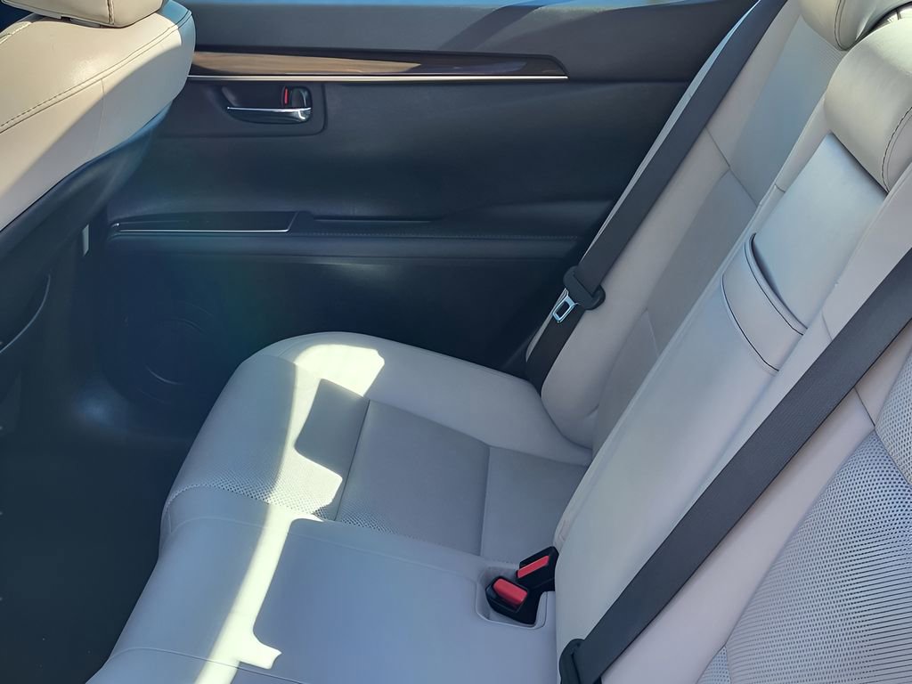 Used 2018 Lexus ES 350 w/ Navigation System Package image 29