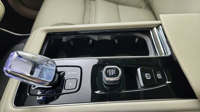 New 2026 Volvo XC90 B6 Ultra w/ Protection Package AWD/4WD image 17