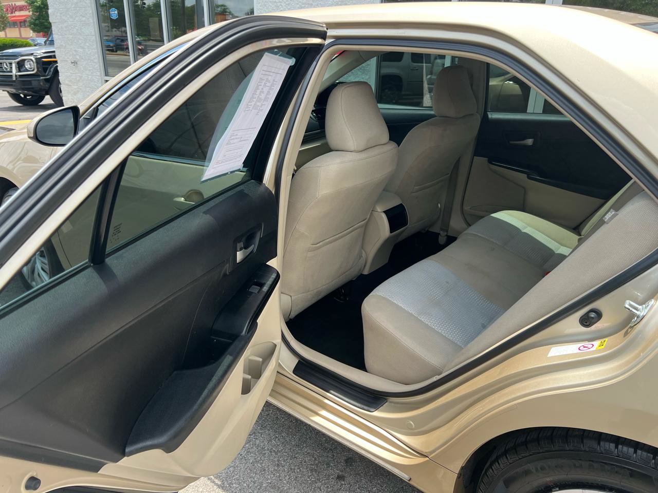 Used 2012 Toyota Camry LE FWD image 14