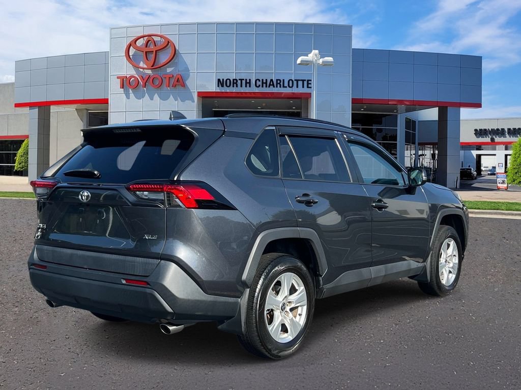 Used 2021 Toyota RAV4 XLE w/ Convenience Package FWD image 8