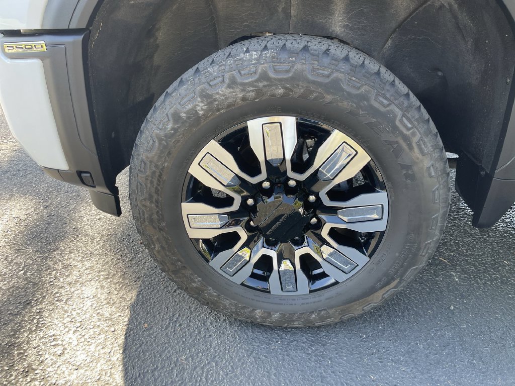 Used 2025 GMC Sierra 3500 Denali w/ Technology Package AWD/4WD image 34