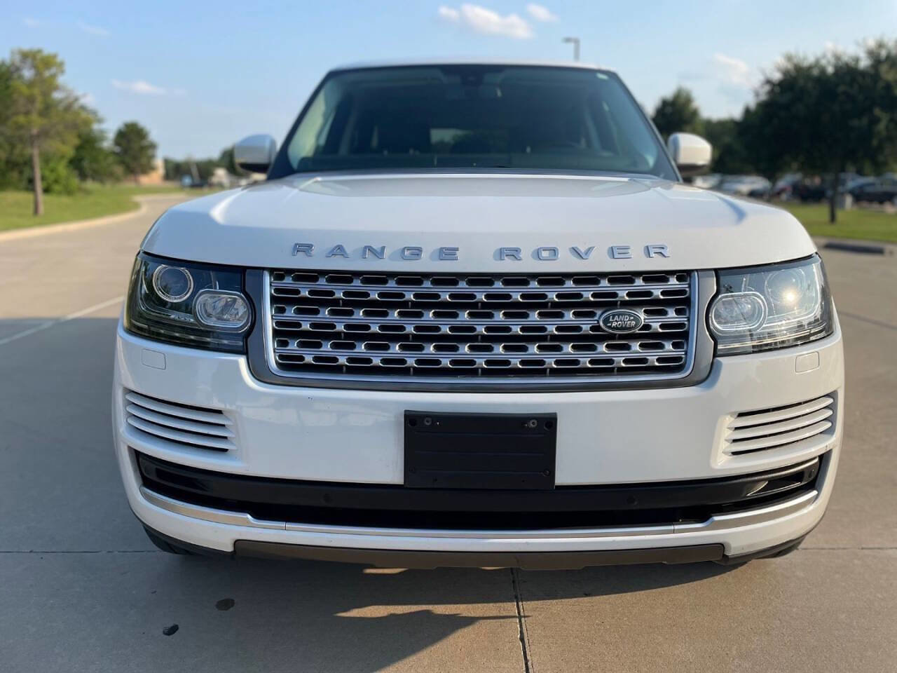 Used 2015 Land Rover Range Rover HSE image 3
