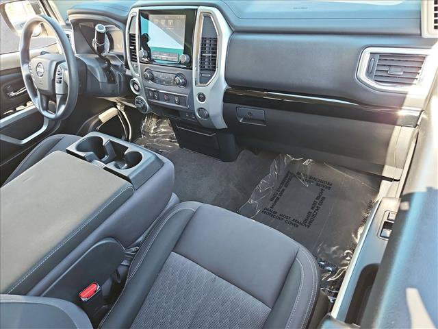 Used 2021 Nissan Titan SV w/ Accessory Utility Package AWD/4WD image 19