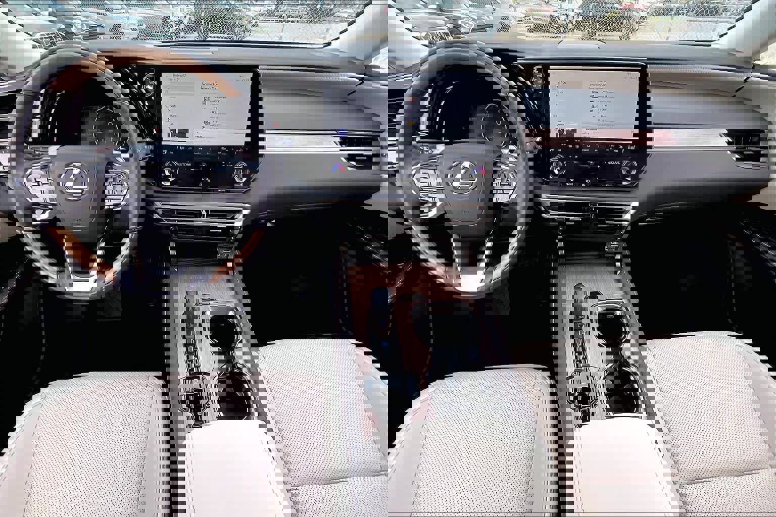 Used 2024 Lexus RX 350 Premium w/ Accessory Package (Z1) image 13