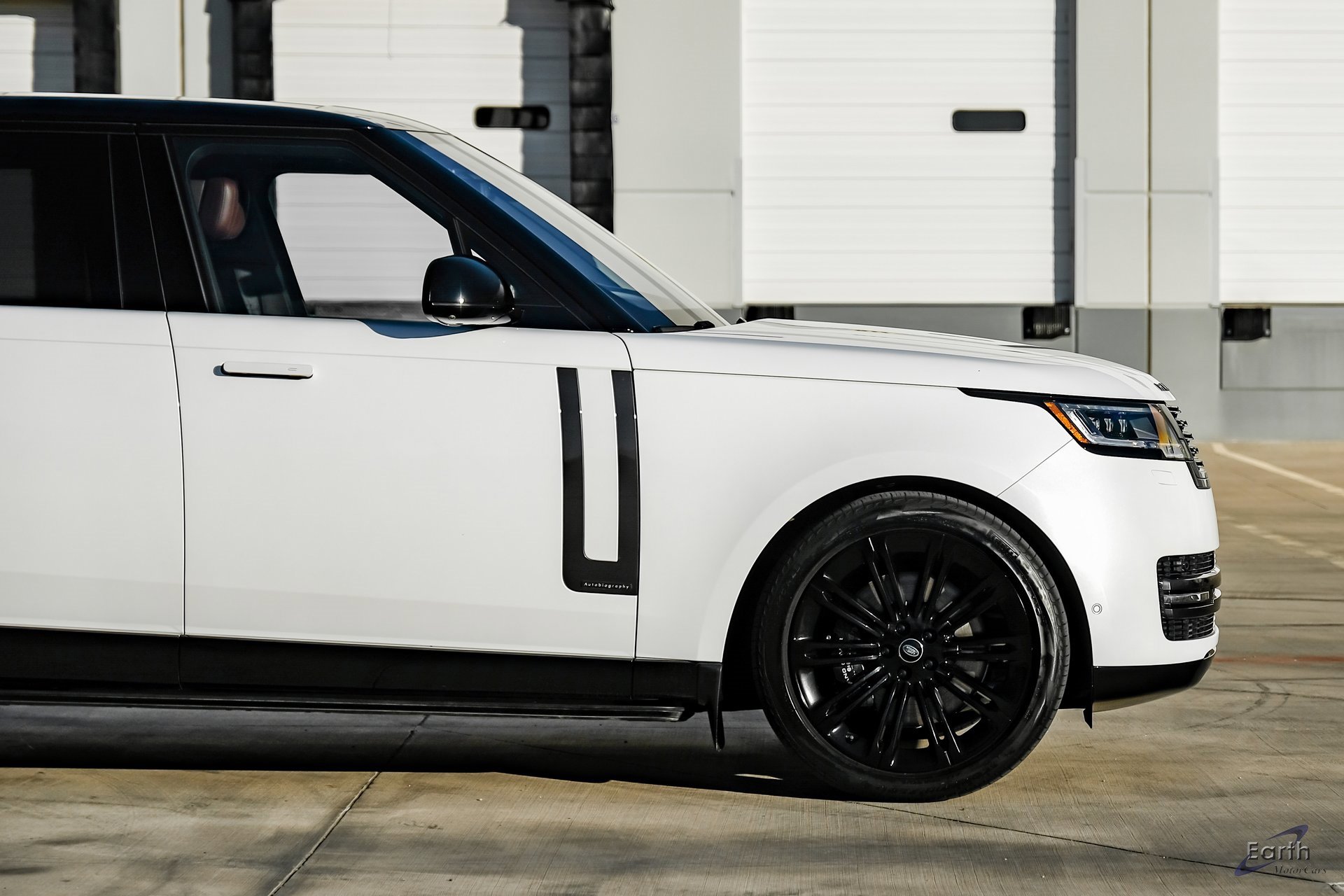 Used 2023 Land Rover Range Rover Long Wheelbase Autobiography image 18