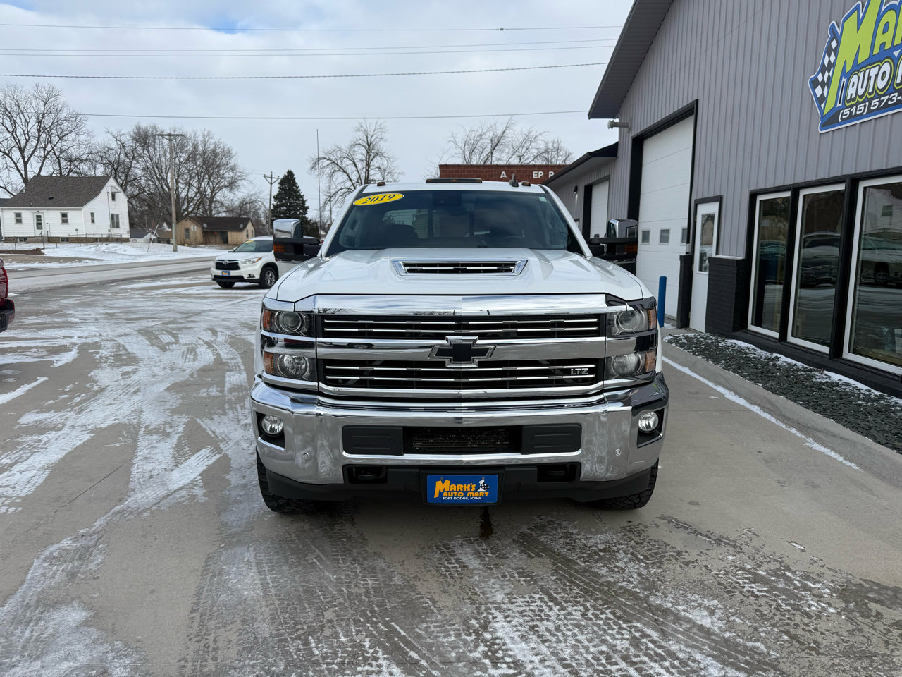 Used 2019 Chevrolet Silverado 3500 LTZ w/ Duramax Plus Package image 2