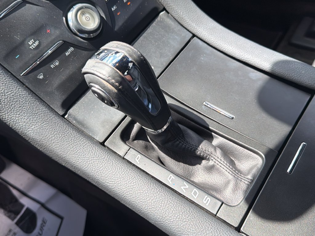 Used 2015 Ford Taurus Limited FWD image 26