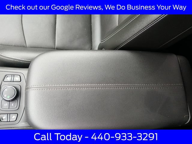 Used 2024 GMC Terrain SLT AWD/4WD image 28