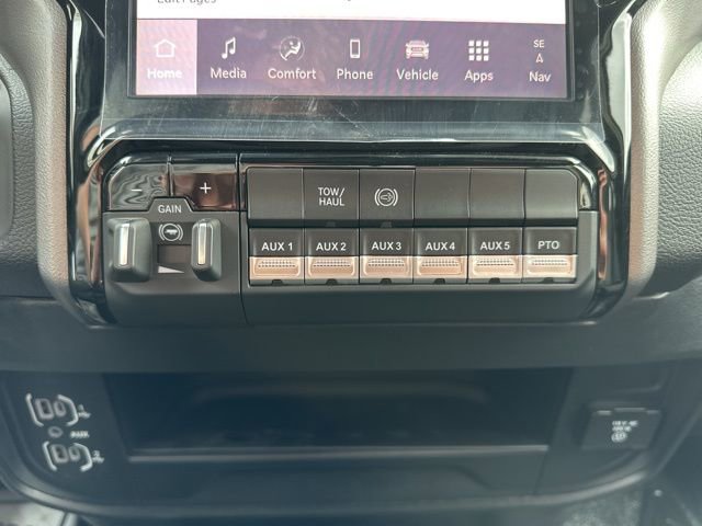 New 2026 RAM 3500 Big Horn AWD/4WD image 17