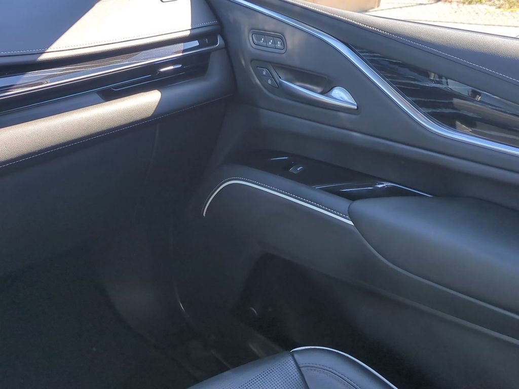 Used 2022 Cadillac Escalade ESV Sport w/ Touring Package image 21